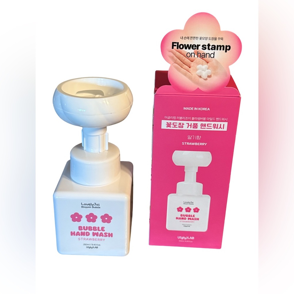 Flower Stamp On-Hand Strawberry Hand Wash NWT White Flowered Soap Quantity of 2 - Picture 6 of 7